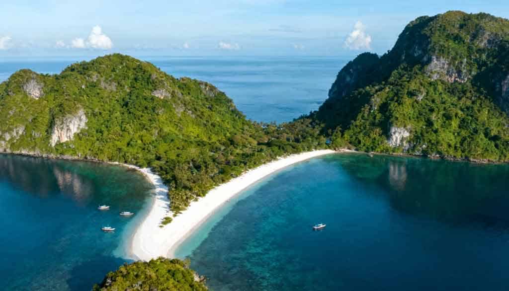 Menjelajahi Phi Phi Islands: Surga Tropis di Thailand